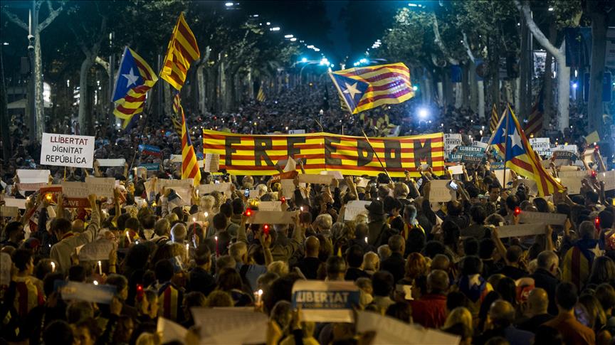 Spain moves closer to suspending Catalan autonomy