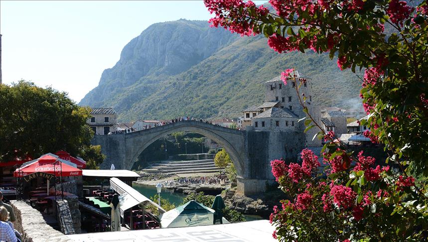Uspješna sezona u gradu na Neretvi: Od milijun i pol turista u HNK milijun njih ne zaobilazi Mostar