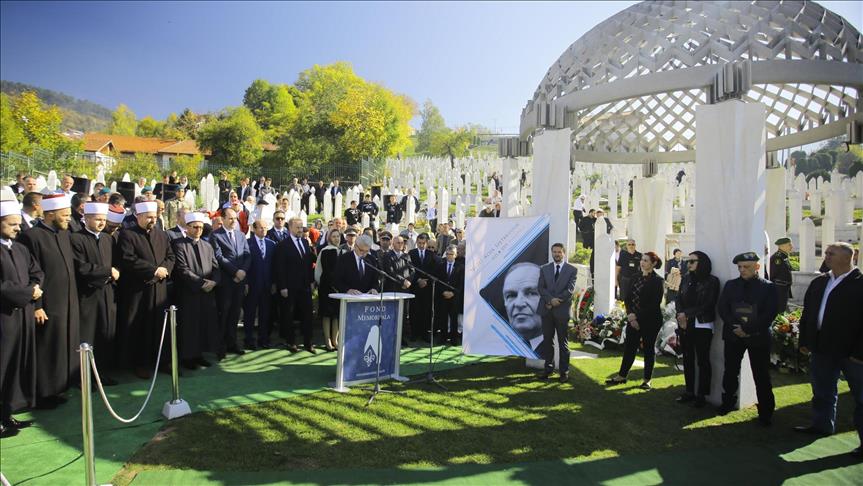 Bosnia conmemora aniversario 14 de la muerte de su primer presidente