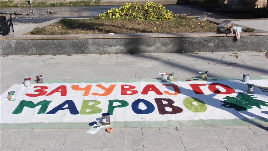 Еколозите изработија банер зачувување на Националниот парк Маврово
