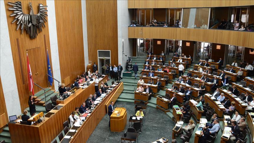 Ala derecha gana en el Parlamento de Austria