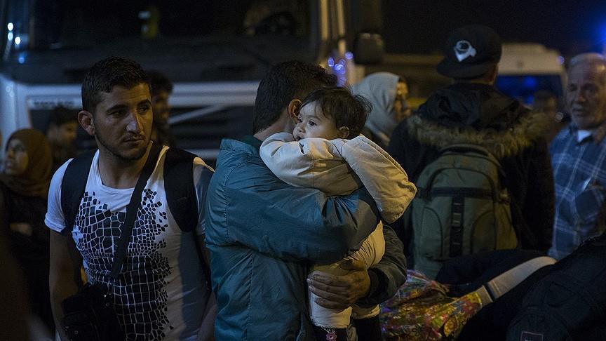 انتقال پناهجویان از جزیره ساموس یونان به آتن