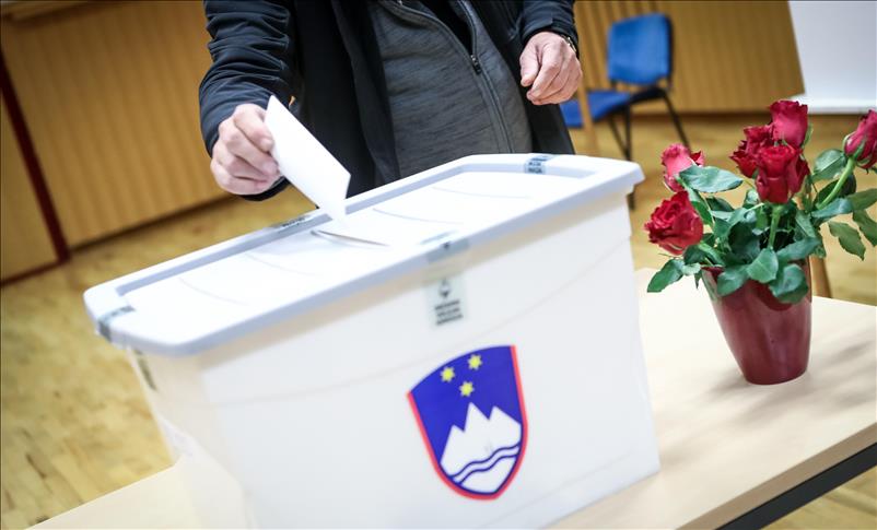 Словенија: Слаба излезност на претседателските избори, според резултатите води Пахор