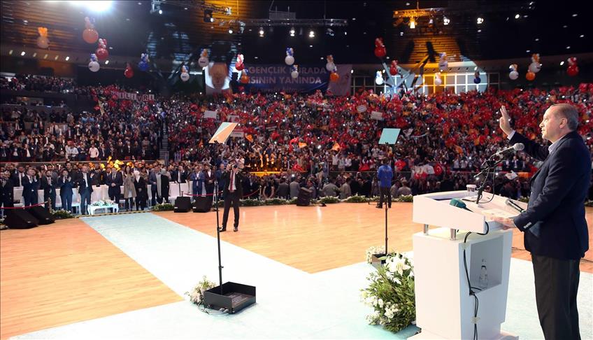 Erdogan : J’espère que les jeunes parviendront à la présidence du pays  