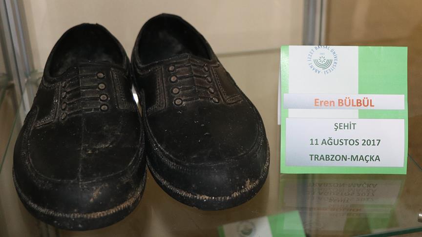 Eren Bülbül'ün 'kara lastikleri' ayakkabı müzesinde