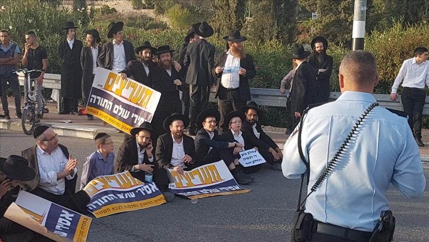 Ultra-Orthodox Jews draw Israeli ire with army protest