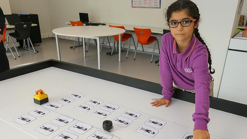 Alperen'in ablası serviste öğrenci unutulmaması için proje geliştirdi