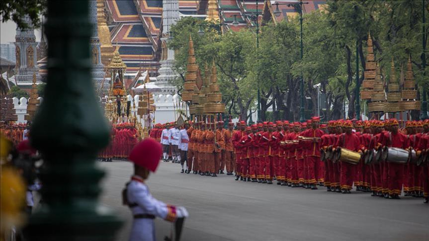 Bangkok : 250 mille Thaïlandais participent aux funérailles du roi défunt