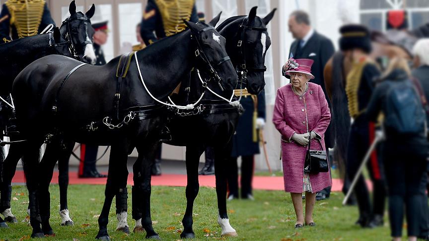 Kraliçe Elizabeth at yarışlarından 30 yılda 7 milyon sterlin kazandı