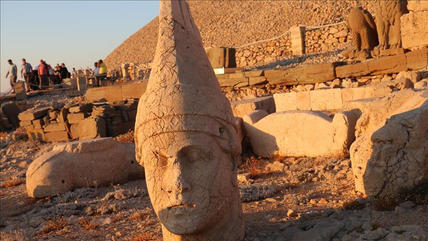 Monte Nemrut atrae a 52 mil turistas a Turquía