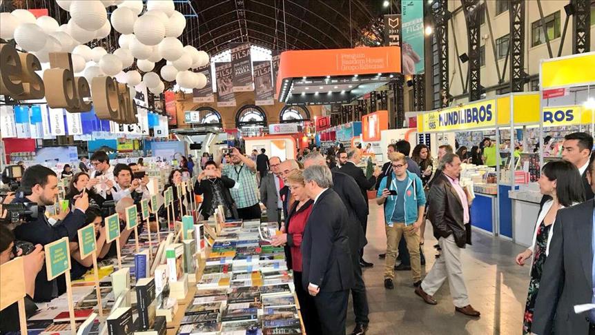 ARRIBA EN LA CORDILLERA - Tienda Feria Chilena del Libro