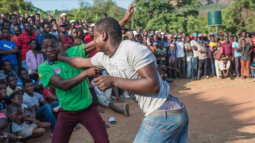 Bare-knuckle boxers fight to keep South African custom