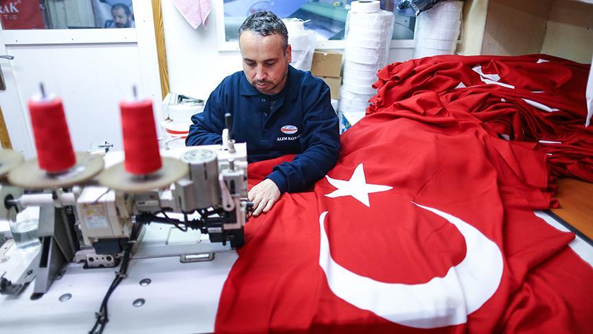 Bayrak Uretimi De Teknolojiye Yenildi