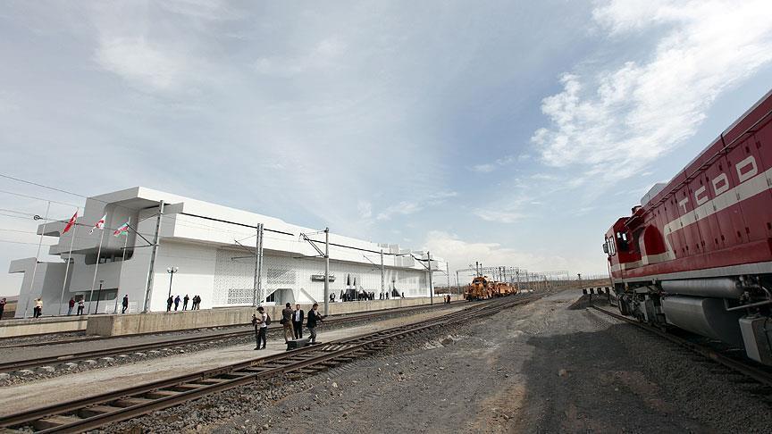 La ligne ferroviaire Kars-Tbilissi-Bakou transporte 50 millions de tonnes de marchandises par an