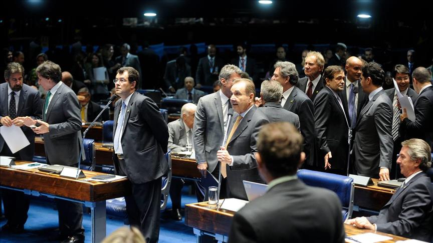 Senado de Brasil vota por la reglamentación de Uber y Cabify