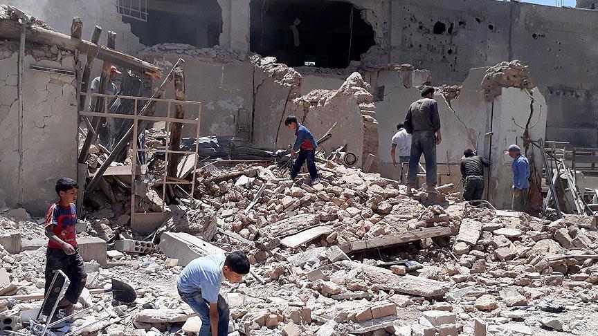 شبكة حقوقية: مقتل 923 مدنيا في سوريا الشهر الماضي