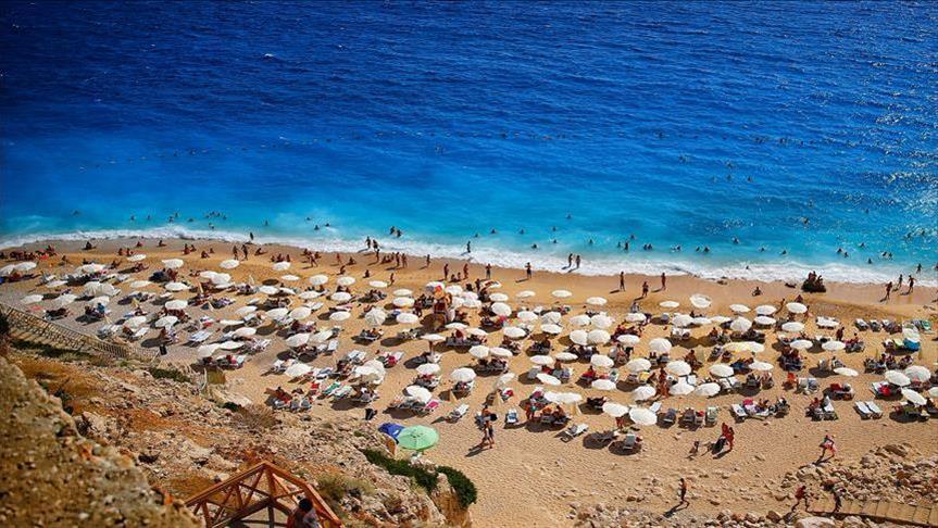 Turkey sees 40 pct hike in tourist numbers in Sept.