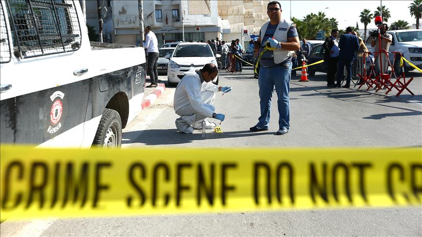 Police officer hurt by knife-wielding attacker in Tunis