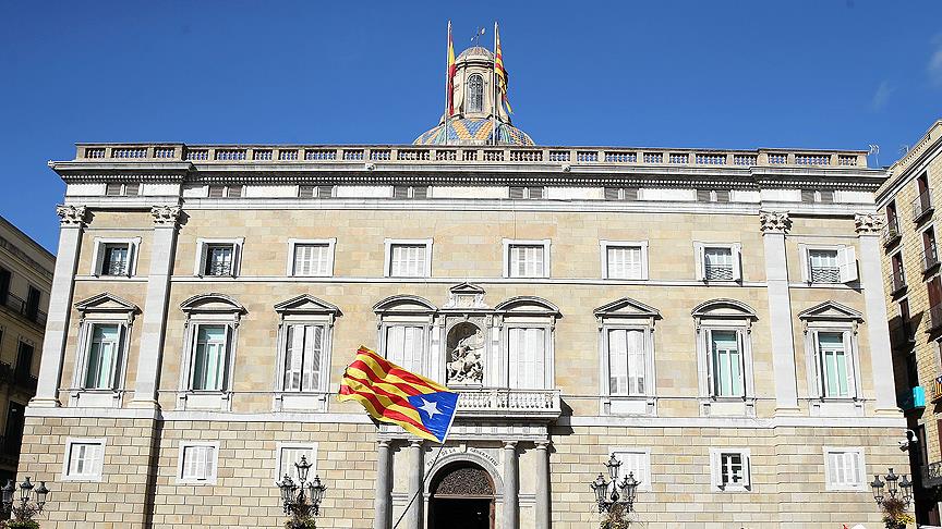 Eski Katalan hükümeti üyeleri cezaevinde