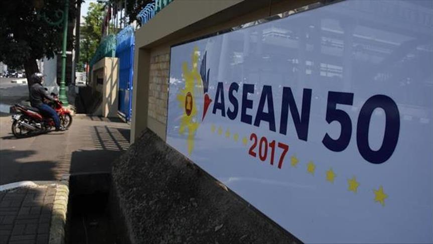 Communist rebels call for protests before ASEAN summit