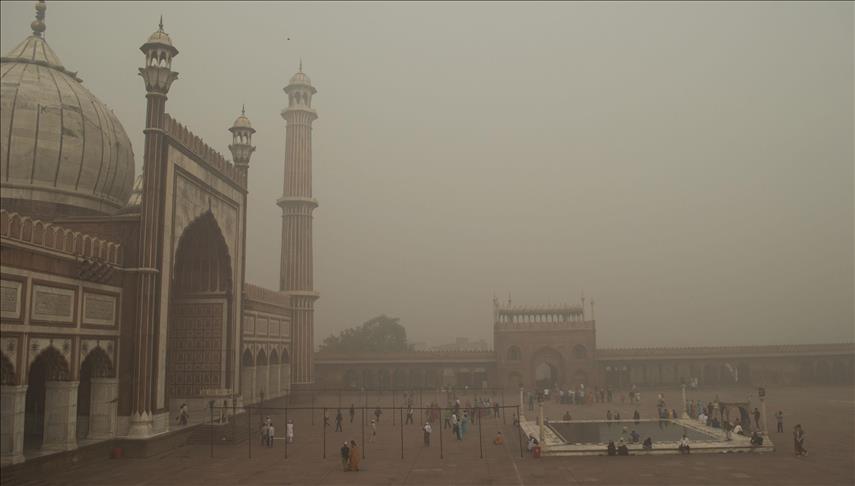 Veliko zagađenje zraka u New Delhiju: Zatvorene škole, poginulo 13 osoba