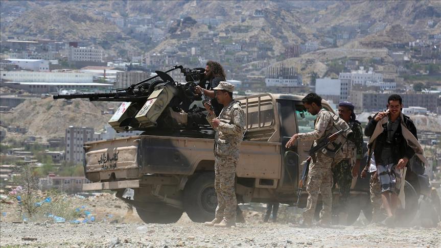 Government forces, Houthi rebels clash in SW Yemen