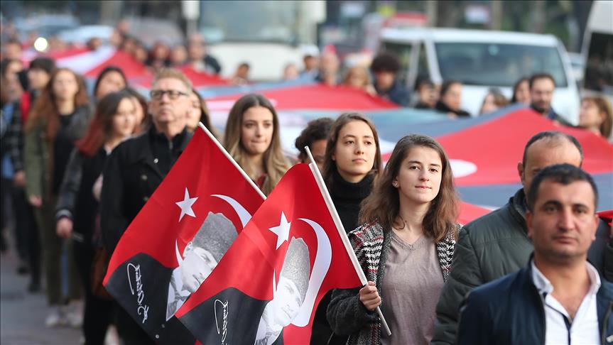 Turkey marks Ataturk’s death with 'chains of respect'