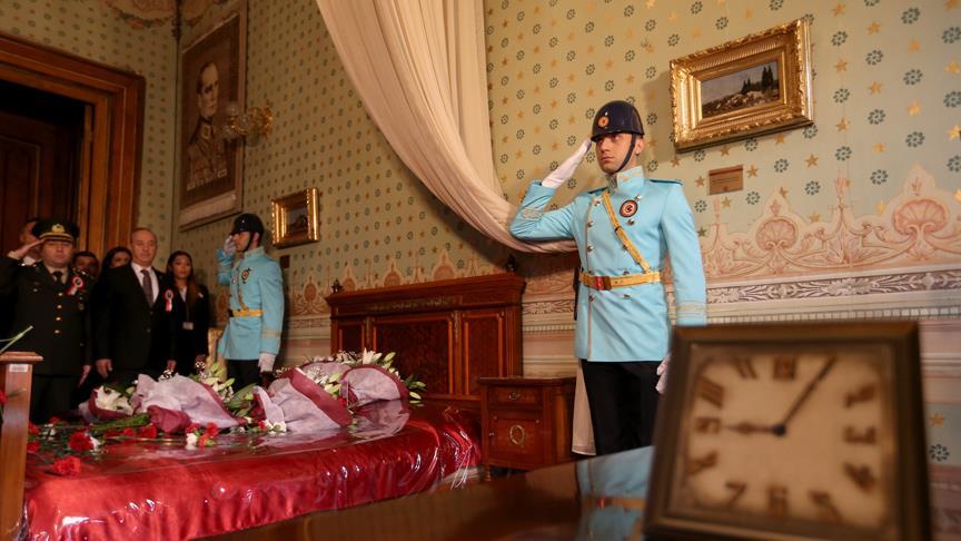 ataturk un dolmabahce sarayi ndaki