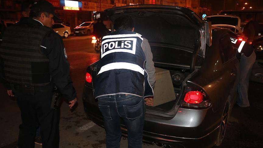 Adana'da bin 200 polisin katılımıyla huzur operasyonu