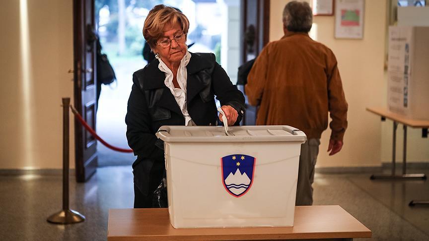 Zgjedhjet presidenciale, sllovenët zgjedhin mes Pahorit dhe Sharecit