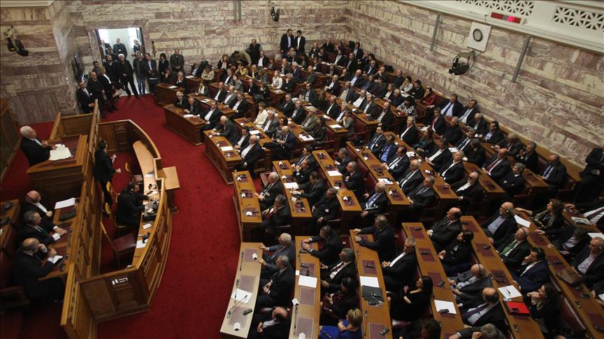 Greek social democrats take to polls in historic vote
