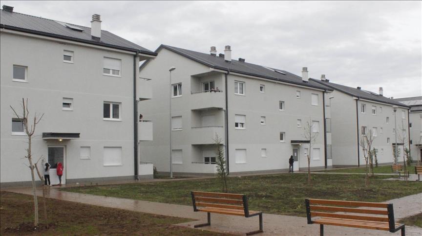 Podgorica: Uručeni ključevi 120 stanova za porodice raseljene sa Kosova 