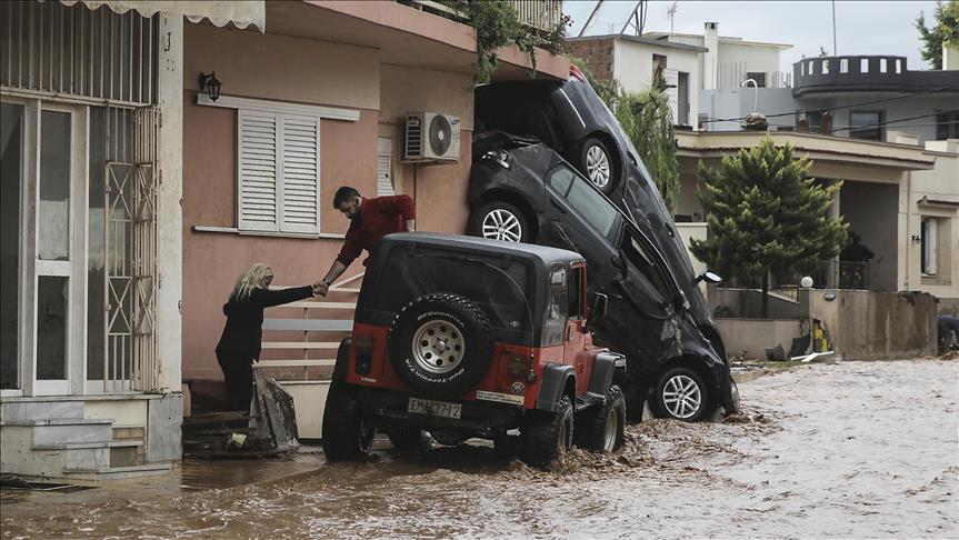 Inundaciones en Grecia dejan 16 muertos