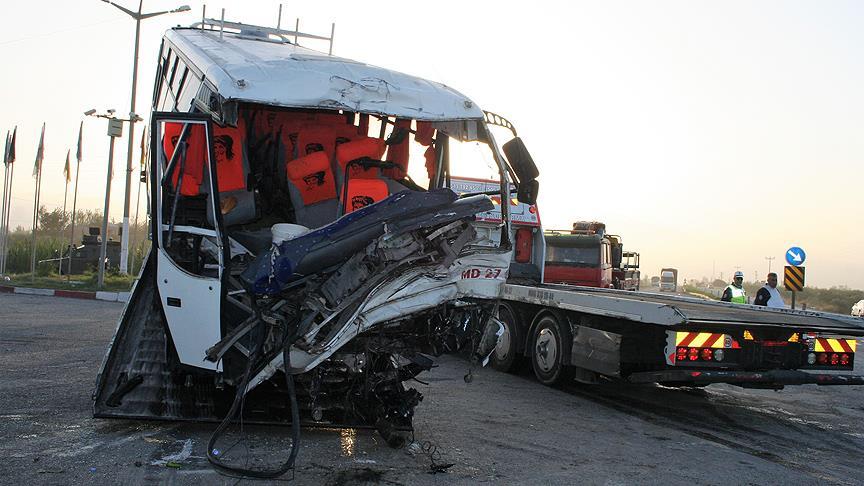 Hatay'da zincirleme trafik kazası: 19 yaralı