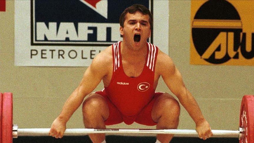 وفاة رياضي القرن وأسطورة رفع الأثقال التركي.. نعيم سليمان اوغلو