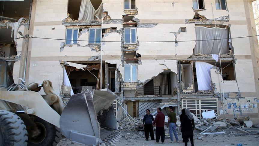 افزایش تلفات زلزله در ایران به 437 نفر
