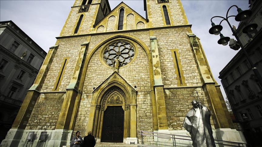 Sarajevska katedrala često na meti vandala koji po njoj ispisuju grafite
