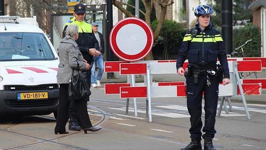Belanda bolehkan polisi pakai hijab