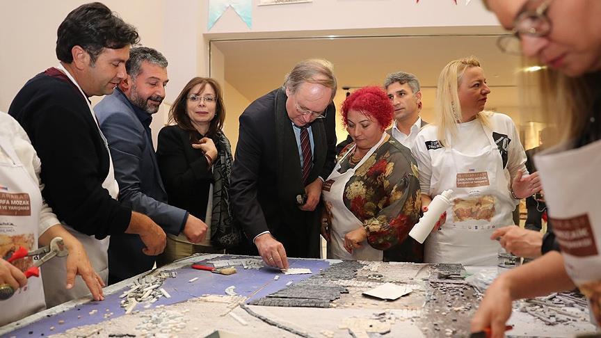 EU delegation visits world’s oldest temple in Turkey