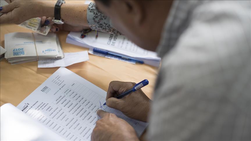 En Venezuela revisan los datos de votantes para elección de alcaldes
