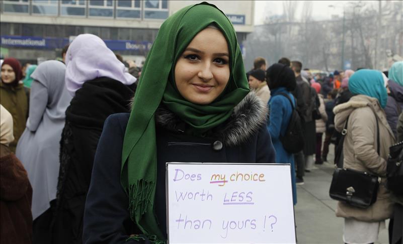 Se cuestiona uso de hiyab en niñas de primaria de Reino Unido