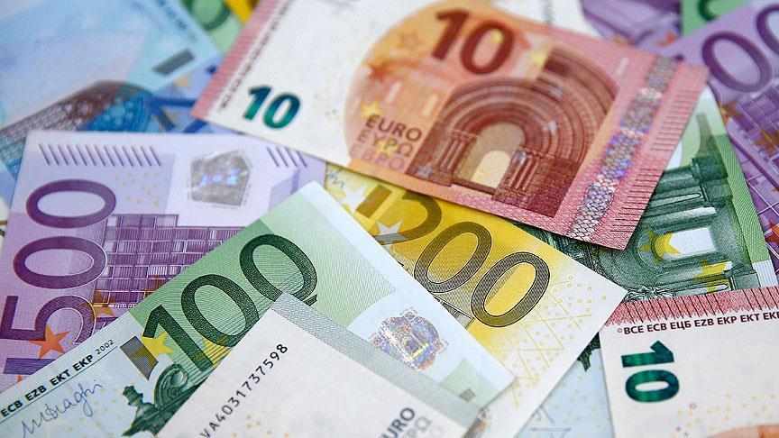 Lawmakers vote to hand out EUR1.4B to low-income Greeks