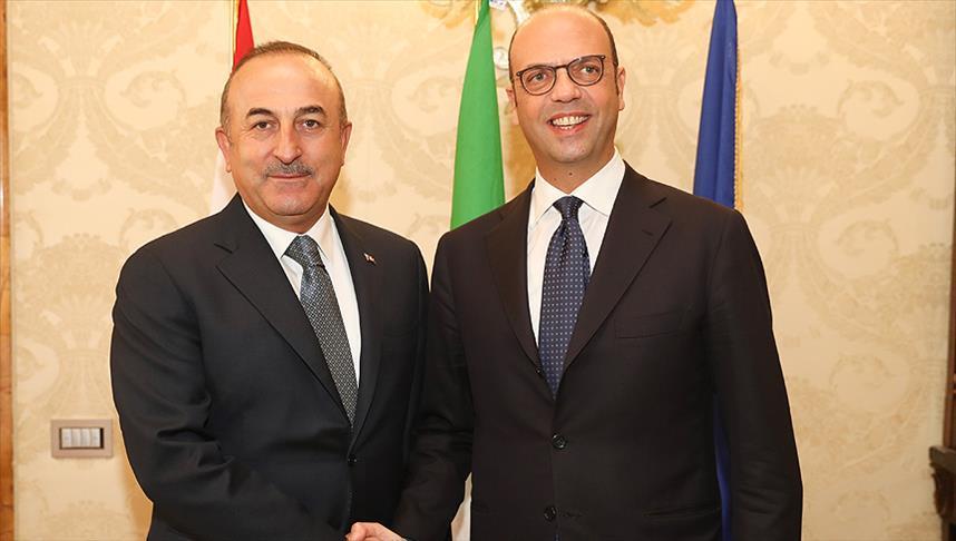 Средба меѓу шефовите на дипломатија на Италија и Турција во Рим