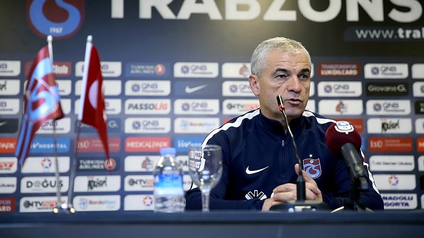 Trabzonspor Teknik Direktörü Çalımbay: Ara dönemde çok büyük transfer düşünmüyorum
