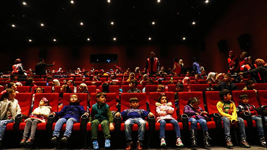Suriyeli çocuklar sinemayla tanıştı