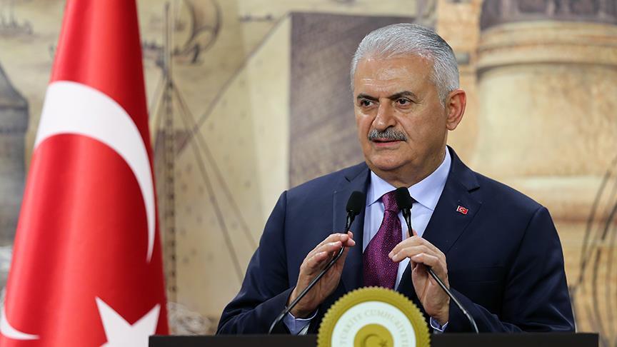 Başbakan Yıldırım: Bizi birleştiren ay yıldızlı bayrağımızdır