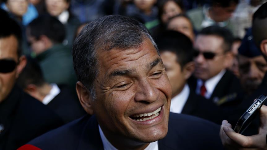 Correa regresa a Ecuador a un encuentro clave del partido oficialista