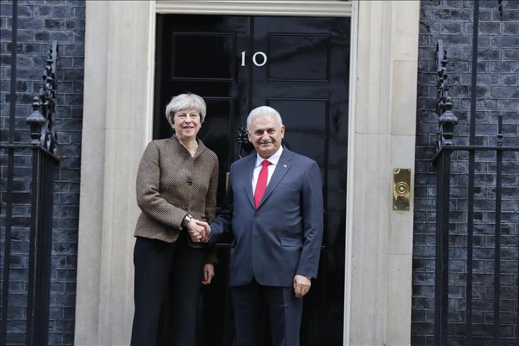 Primeros ministros de Turquía y Reino Unido se reúnen en Londres