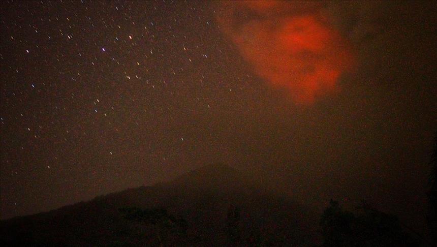 Gunung Agung kembali berstatus Awas