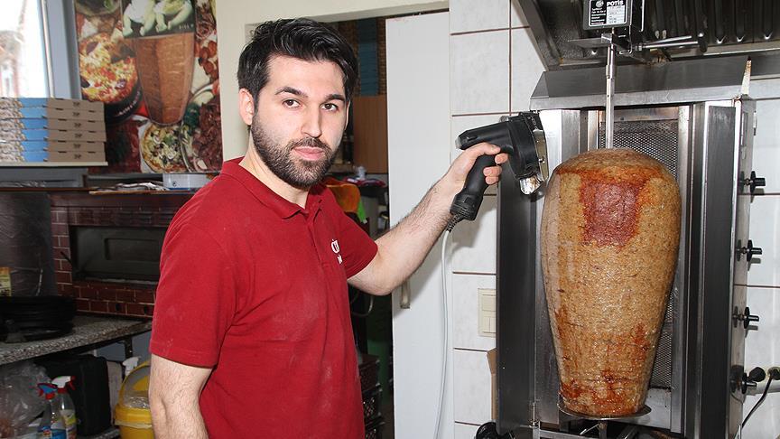 Türk dönerci Almanya'da kahraman ilan edildi